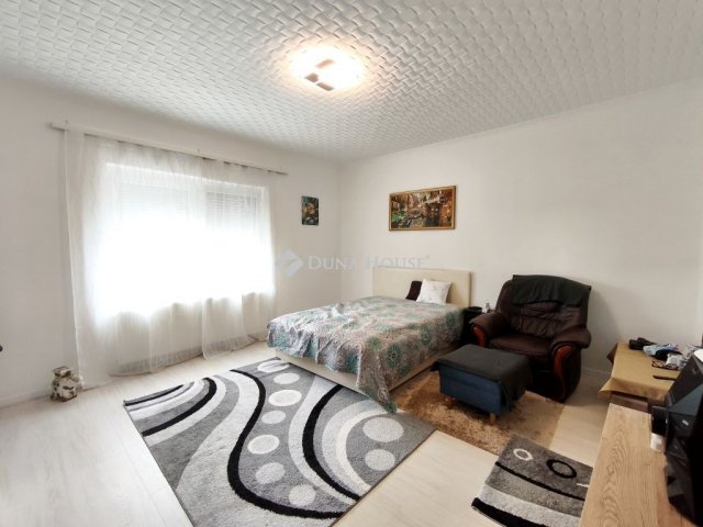 Eladó téglalakás, Adonyban 68 M Ft, 2 szobás