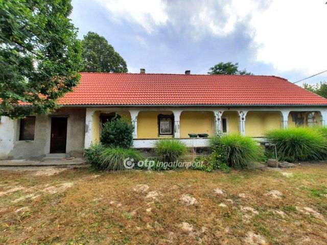 Eladó családi ház, Magyarkeszin 15.9 M Ft, 2 szobás