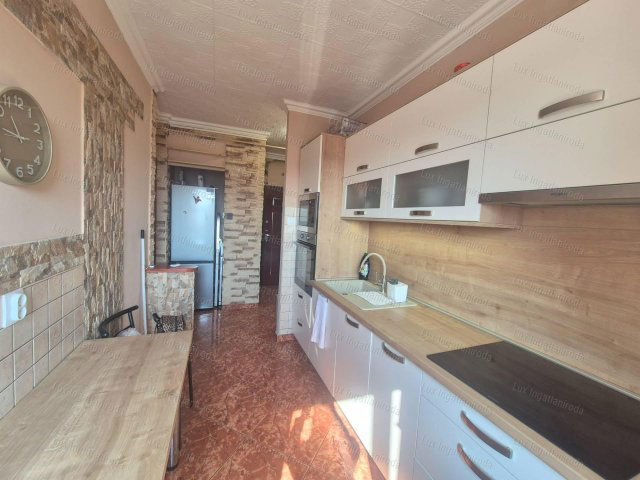 Eladó téglalakás, Oroszlányban 39.5 M Ft, 2 szobás