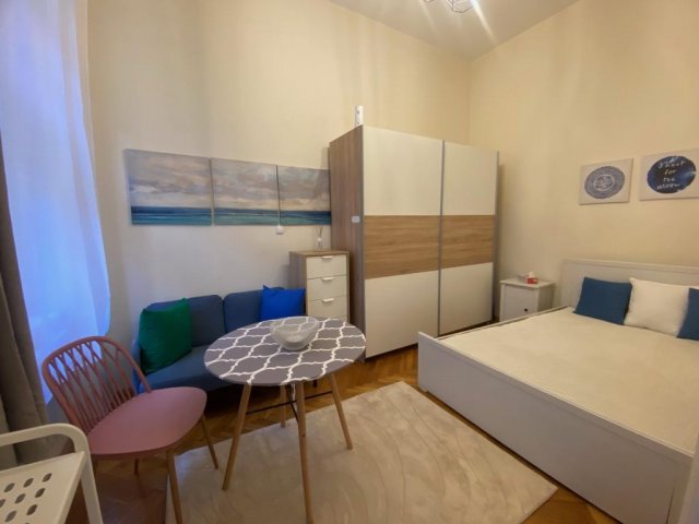 Eladó téglalakás, Budapesten, VIII. kerületben, Baross utcában