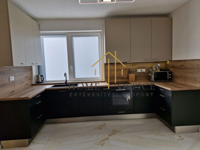 Eladó ikerház, Debrecenben 161 M Ft, 4 szobás