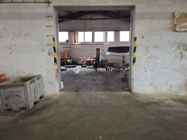 Eladó ipari ingatlan, Pécelen 299.5 M Ft / költözzbe.hu