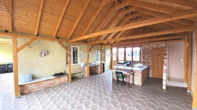 Eladó családi ház, Érden 154 M Ft, 6 szobás