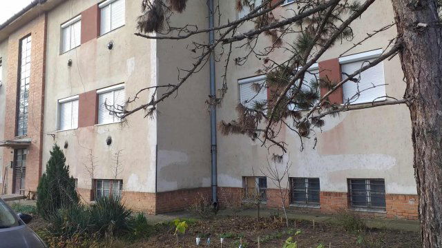 Eladó téglalakás, Mezőtúron, Földvári úton 15.4 M Ft