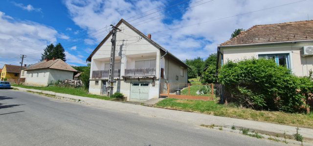 Eladó családi ház, Csapiban 32 M Ft, 4+1 szobás