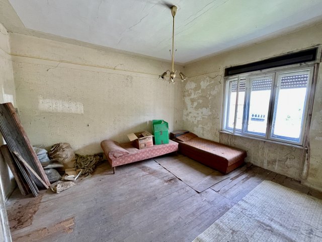 Eladó családi ház, Tésen 17 M Ft, 4 szobás