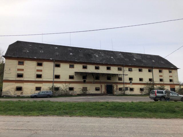 Eladó ipari ingatlan, Bakonyszombathelyen 35 M Ft