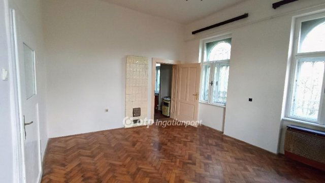 Eladó téglalakás, Gödöllőn 47.4 M Ft, 2 szobás