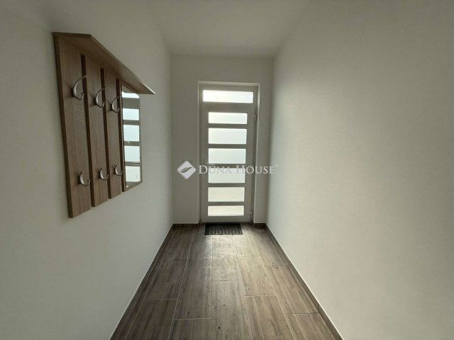 Kiadó családi ház, albérlet, Kecskeméten 400 E Ft / hó