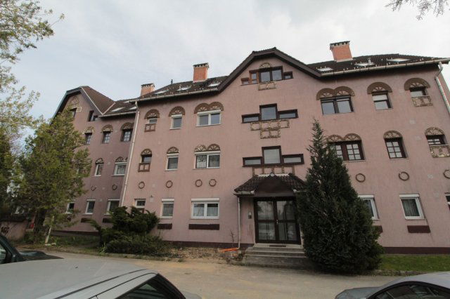 Eladó téglalakás, Veszprémben 68.7 M Ft, 1+3 szobás