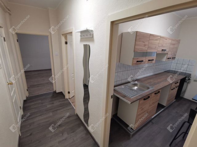 Kiadó panellakás, albérlet, Székesfehérvárott 140 E Ft / hó