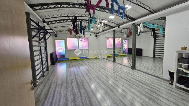 Eladó családi ház, Budapesten, XVIII. kerületben 289.9 M Ft