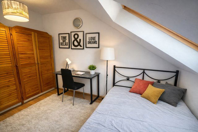 Kiadó téglalakás, albérlet, Debrecenben 260 E Ft / hó, 3 szobás