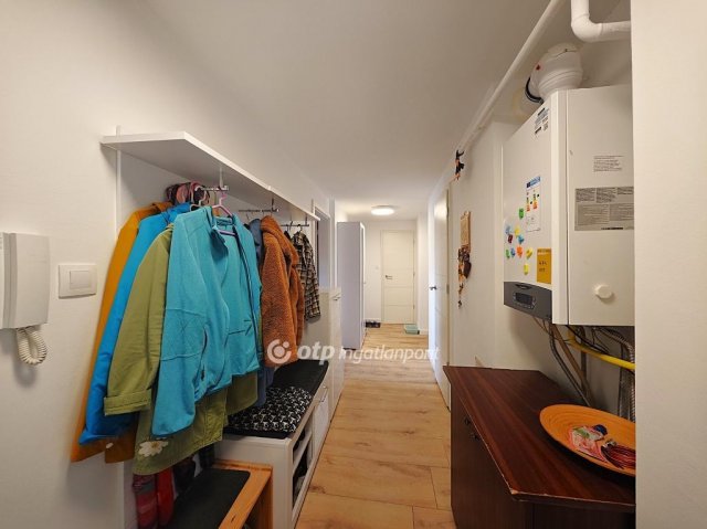 Eladó téglalakás, Dunakeszin 99.9 M Ft, 4 szobás