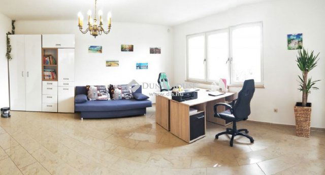 Eladó családi ház, Budapesten, II. kerületben 350 M Ft, 7 szobás