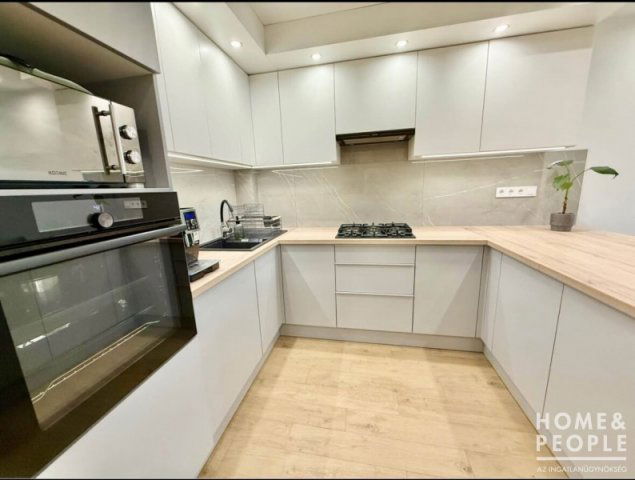 Eladó téglalakás, Szegeden 45.9 M Ft, 1+1 szobás