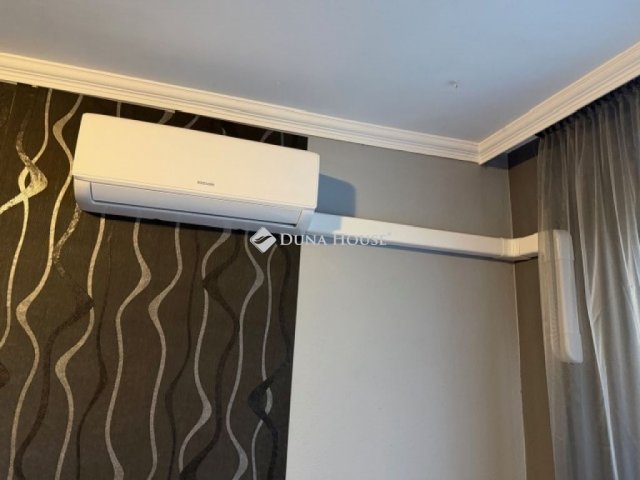 Eladó panellakás, Debrecenben 69.9 M Ft, 3 szobás