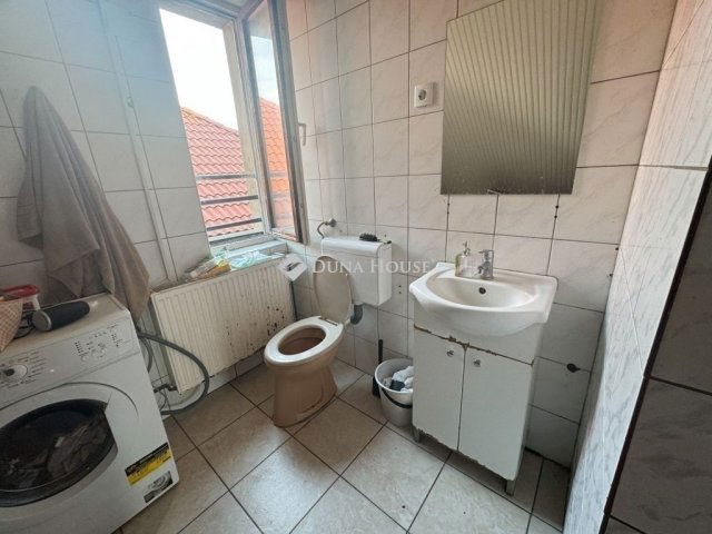 Eladó családi ház, Budapesten, XV. kerületben 169 M Ft