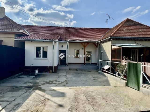 Eladó sorház, Pécelen 59 M Ft, 3 szobás / költözzbe.hu