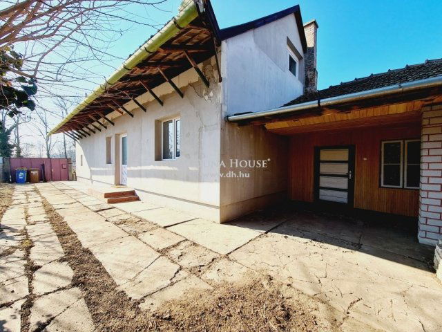 Eladó családi ház, Békéscsabán 26.99 M Ft, 4 szobás
