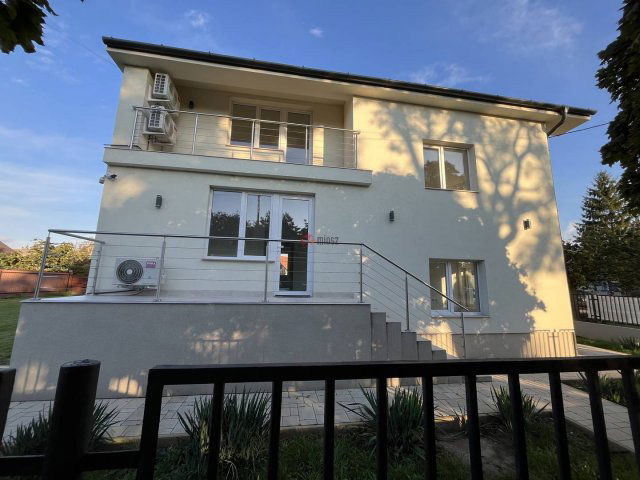 Eladó családi ház, Hajdúszoboszlón 169.99 M Ft, 10 szobás