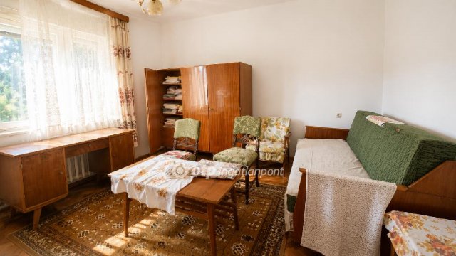 Eladó családi ház, Egerben 79.9 M Ft, 5 szobás