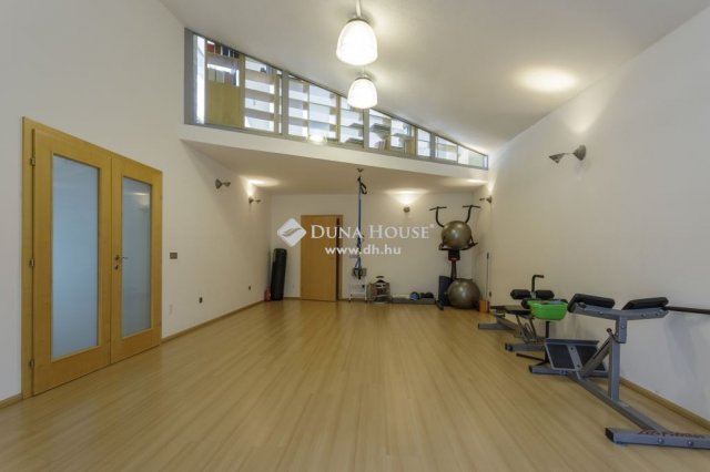 Eladó iroda, Budapesten, II. kerületben 596.75 M Ft