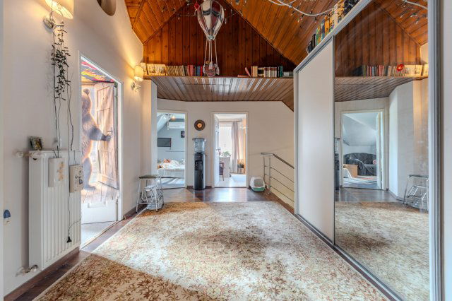 Eladó családi ház, Vecsésen 164.9 M Ft, 6 szobás