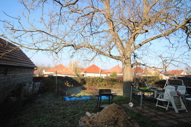 Eladó családi ház, Komlón 79 M Ft, 5+2 szobás