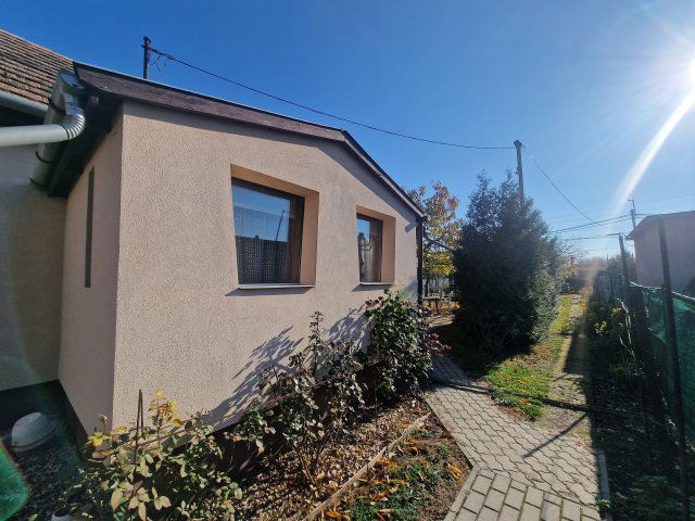 Eladó családi ház, Budapesten, XXI. kerületben 65.9 M Ft