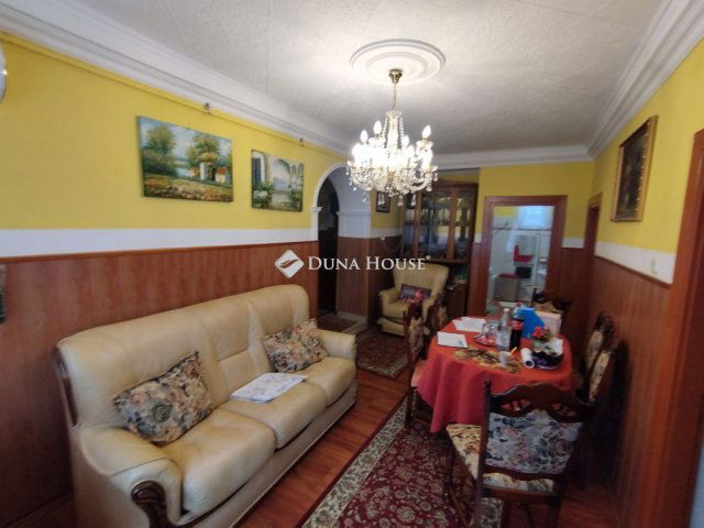 Eladó családi ház, Tatabányán, Baross közben 149.9 M Ft