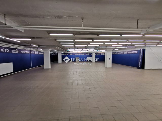 Kiadó üzlethelyiség, Tatabányán 3010 E Ft / hó