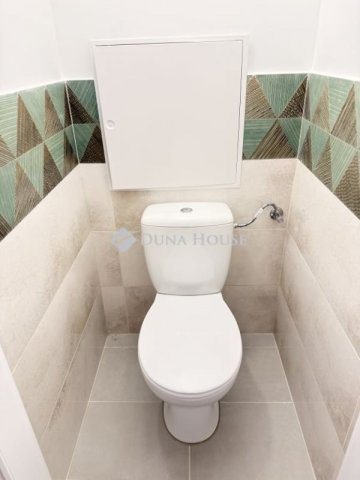 Eladó panellakás, Pécsett 54.9 M Ft, 3 szobás