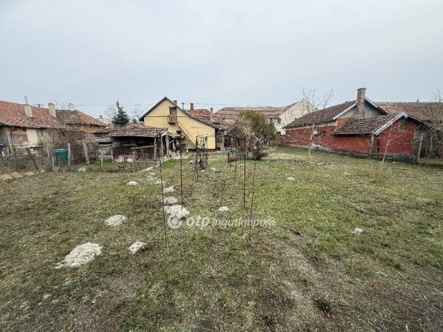 Eladó családi ház, Tiszakécskén 26.9 M Ft, 2 szobás