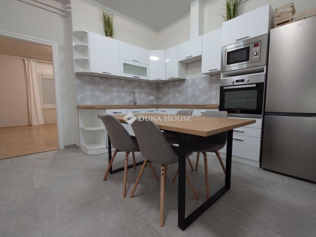 Kiadó téglalakás, albérlet, Kecskeméten 200 E Ft / hó