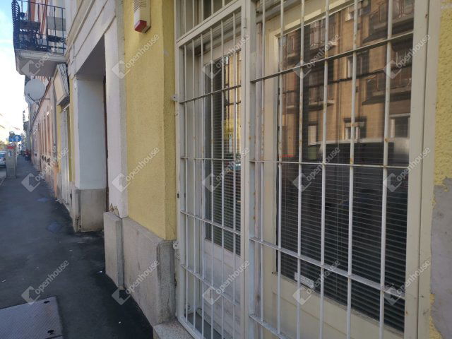 Eladó téglalakás, Nagykanizsán 20.5 M Ft, 3 szobás