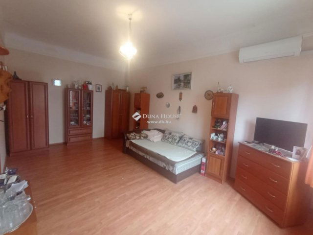 Eladó téglalakás, Kecskeméten 27 M Ft, 1 szobás