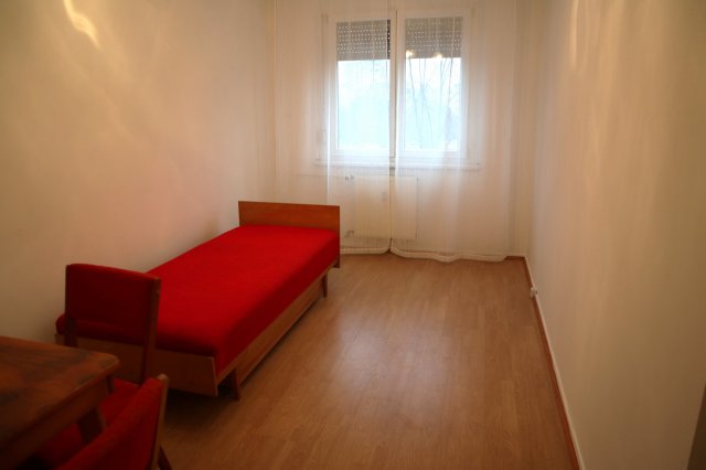 Eladó panellakás, Szegeden 61.2 M Ft, 2+2 szobás