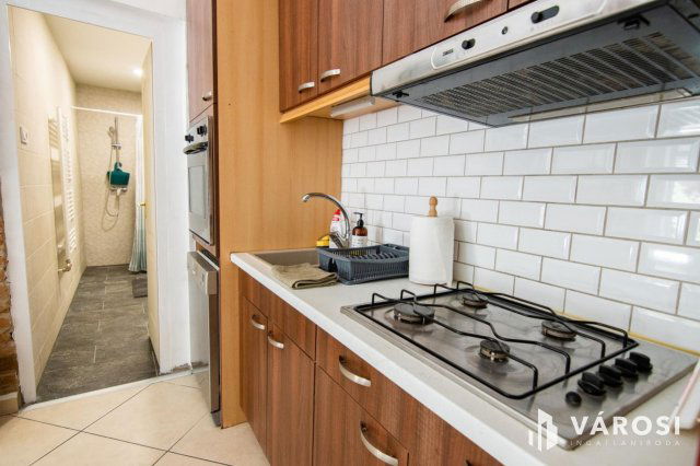 Kiadó téglalakás, albérlet, Szegeden 290 E Ft / hó, 3 szobás