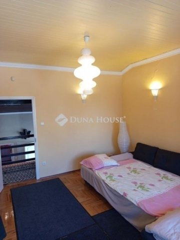 Eladó családi ház, Vecsésen 148 M Ft, 3 szobás