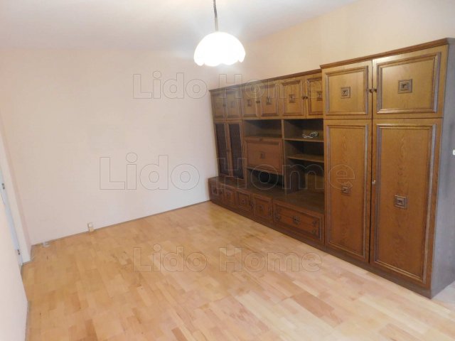 Eladó panellakás, Székesfehérvárott 53.999 M Ft, 2 szobás