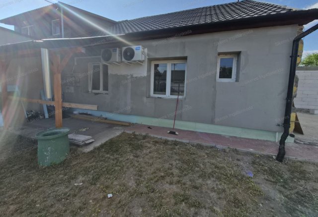 Eladó ikerház, Tatabányán 59.5 M Ft, 2 szobás