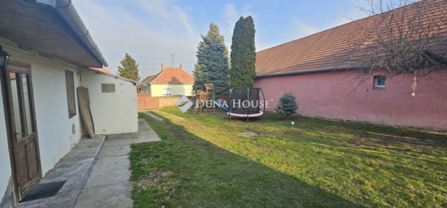 Eladó családi ház, Véménden 17 M Ft, 4 szobás