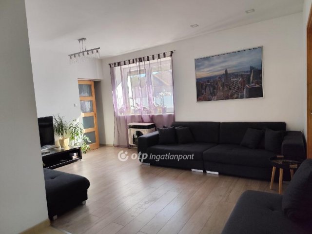 Eladó sorház, Hajdúnánáson 63.5 M Ft, 2 szobás