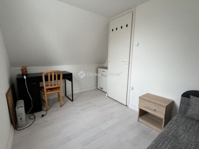 Eladó nyaraló, Kulcson 32.7 M Ft, 3 szobás / költözzbe.hu