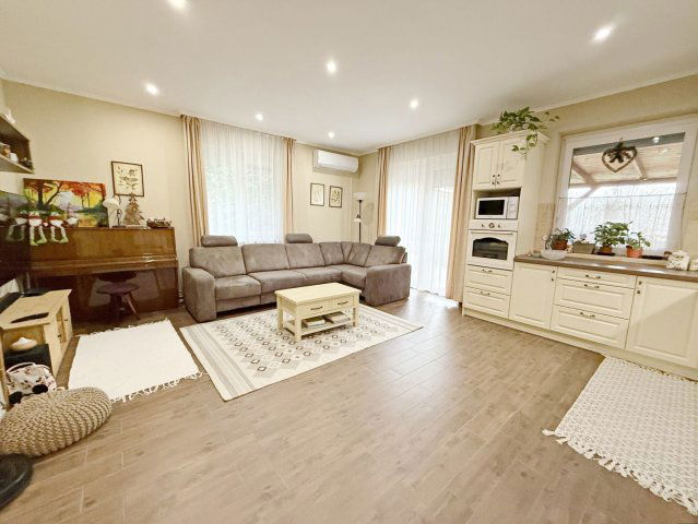 Eladó ikerház, Bocskaikerten 99 M Ft, 4 szobás