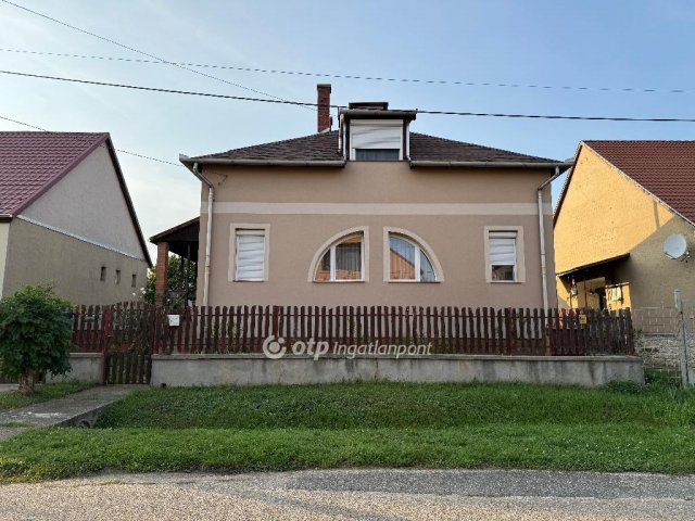 Eladó családi ház, Felsőzsolcán 56.9 M Ft, 2+3 szobás