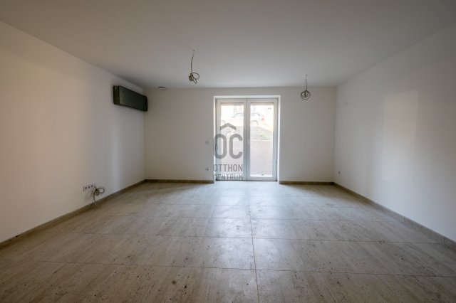 Eladó téglalakás, Székesfehérvárott 65 M Ft, 3 szobás