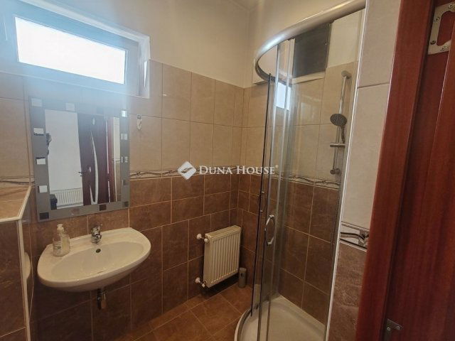 Eladó családi ház, Budapesten, XV. kerületben 185 M Ft, 4 szobás