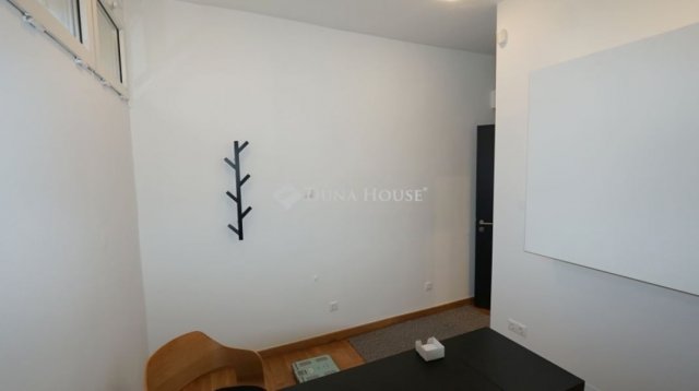 Kiadó üzlethelyiség, Zalaegerszegen 120 E Ft / hó